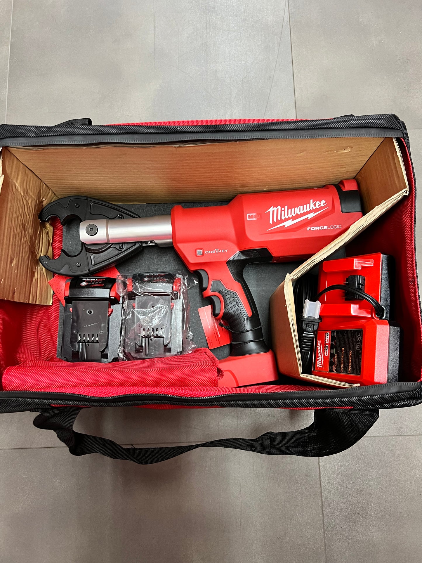 Milwaukee M18 Force Logic 6T Pistol Utility Crimper O-D3 Kit - 2977-22O (New)