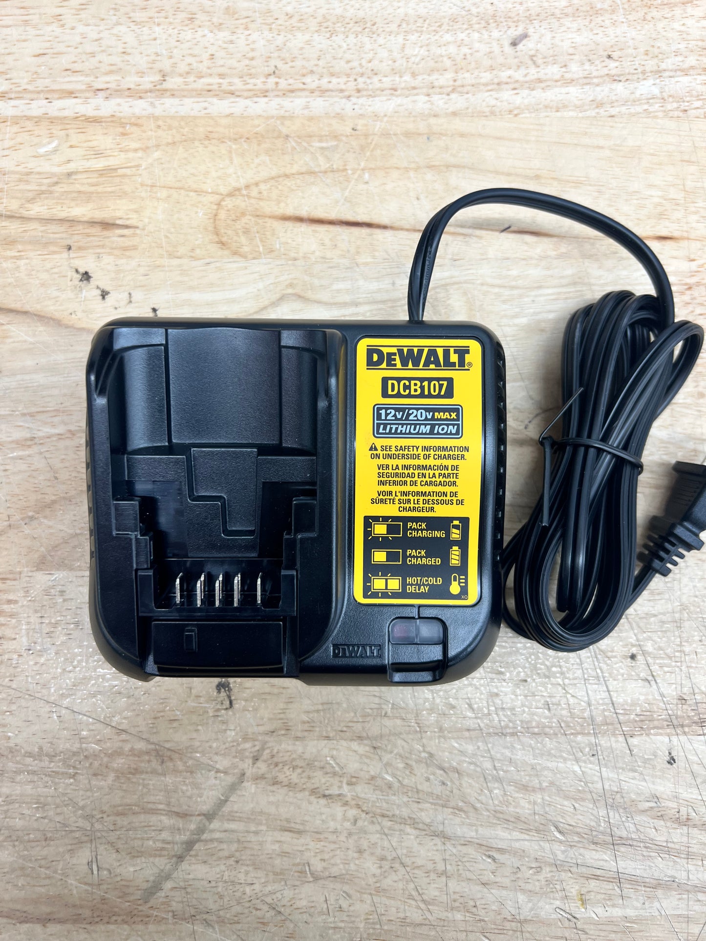 DeWalt 12V/20V Max Lithium-Ion Charger - DCB107 (New)