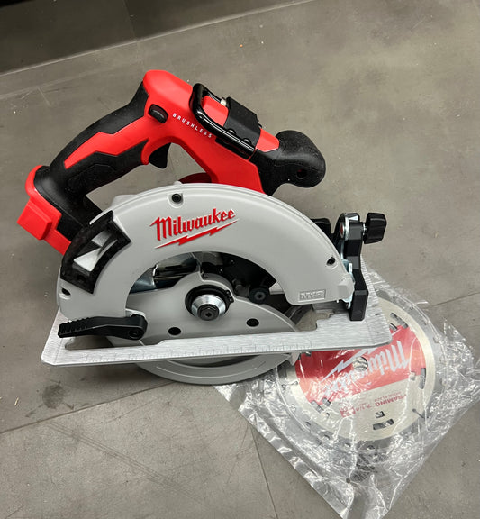 Milwaukee 7-1/4” Circular Saw w/ Blade - 2631-20 (New)