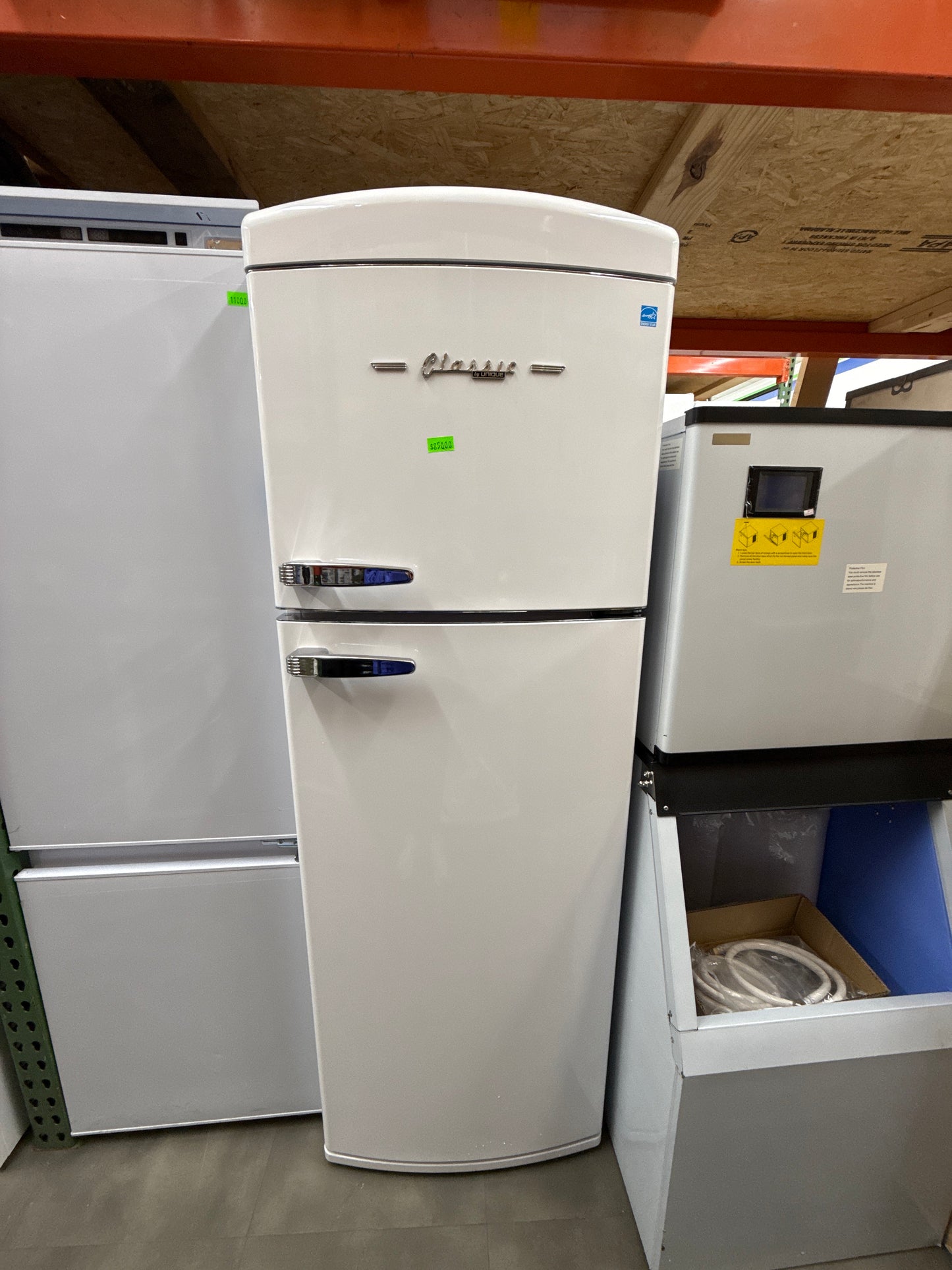 Classic by Unique White Refrigerator *pick up only*
