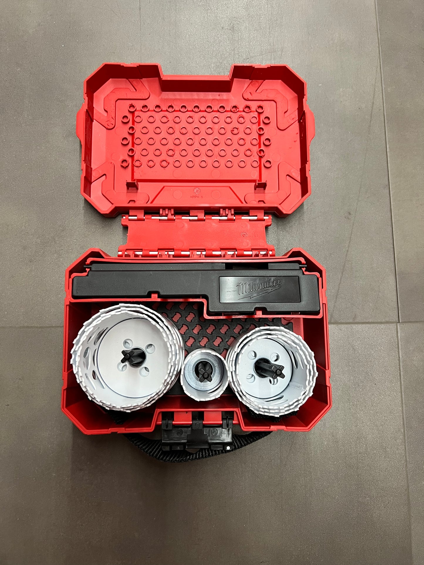 Milwaukee 11pc. Bi-Metal Hole Saw Kit - 49-22-4020 (New)