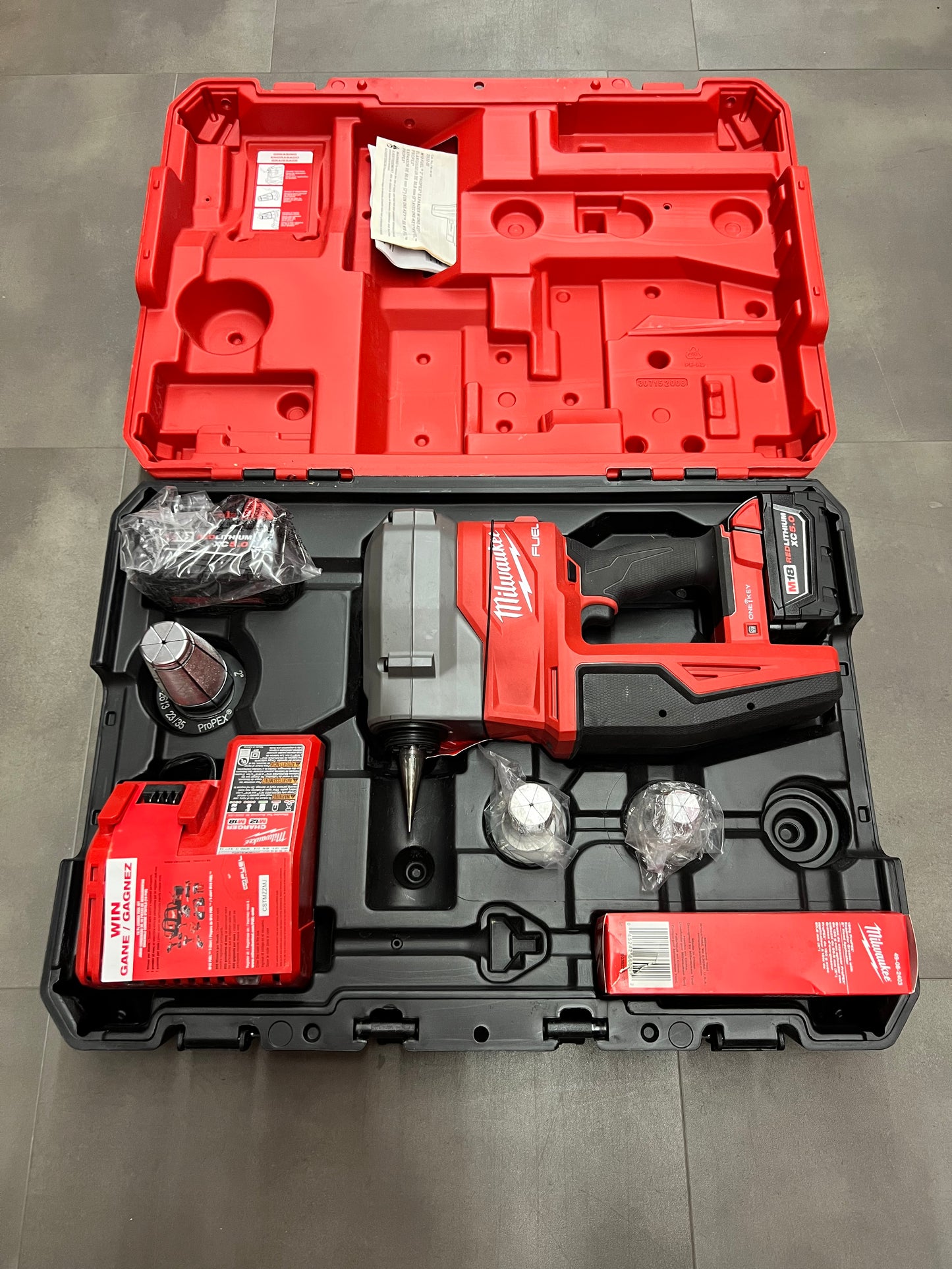 Milwaukee M18 Fuel 2” ProPEX Expander Kit w/ One-Key with 1-1/4 - 2” ProPEX Expander Heads - 2932-22XC (New)