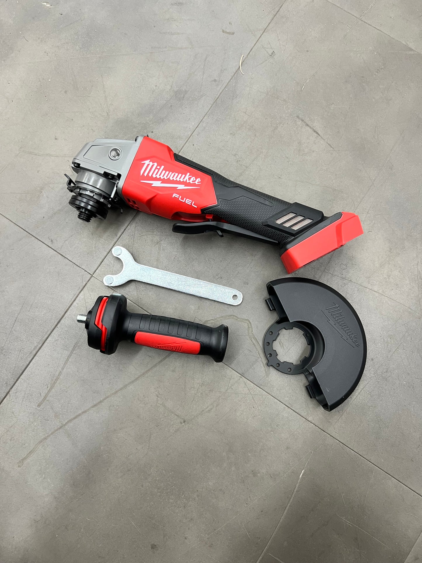 Milwaukee M18 Fuel 4 1/2” - 5” Grinder - 2880-20 (New)