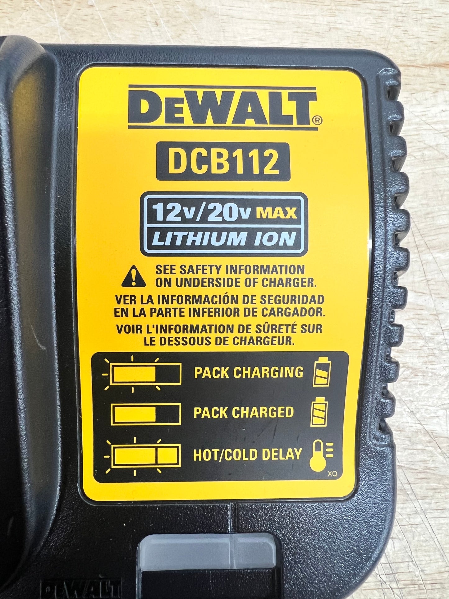 DeWalt 12V/20V Max Lithium-Ion Charger - DCB112 (New)