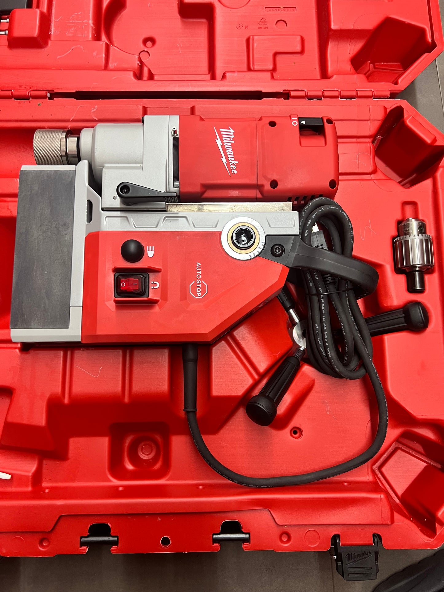 Milwaukee 1-5/8” Electromagnetic Drill Kit - 4272-21 (New)