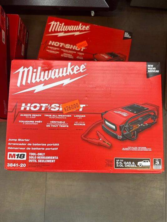 M18 18V Lithium-Ion Cordless 2000 Peak Amp HOTSHOT Jump Starter (Tool-Only)