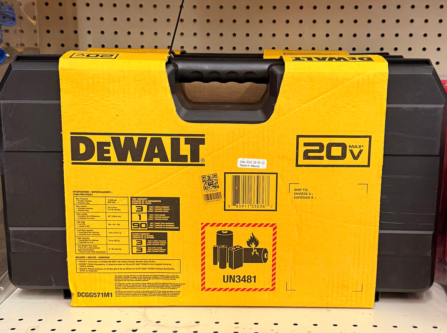 DeWalt 20V MAX Cordless Variable Speed Grease Gun, (1) 20V 4.0Ah Battery, and Charger