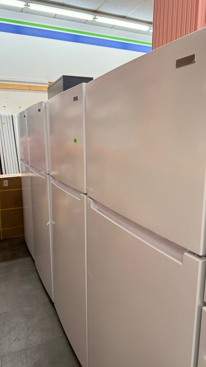 Vissani Large Refrigerator *Pick Up Only*