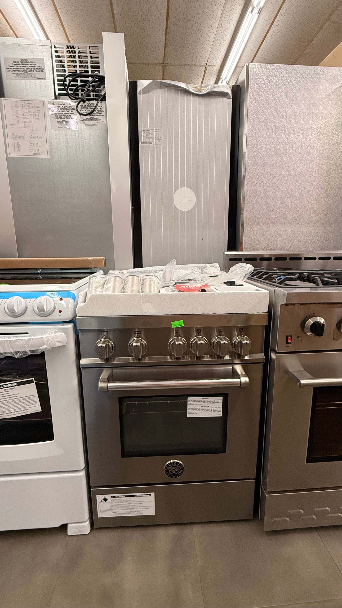 Bertazzoni 24" Freestanding Gas Range with 4 Sealed Burners Stainless Steel *Pick up only*