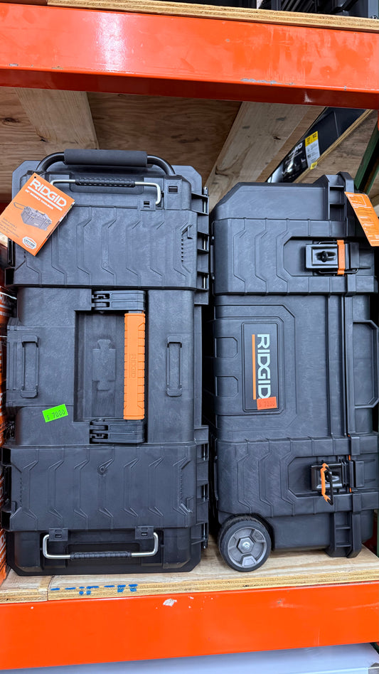 RIDGID - Pro Gear System 28" Mobile Tool Box With Telescopic Handle *Pick up only*