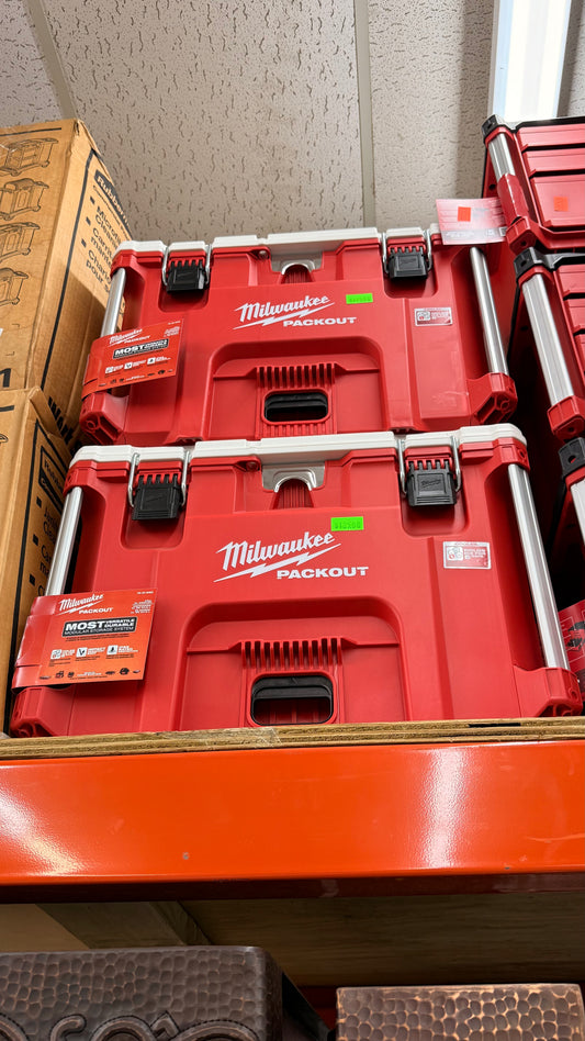 Milwaukee PACKOUT XL Cooler