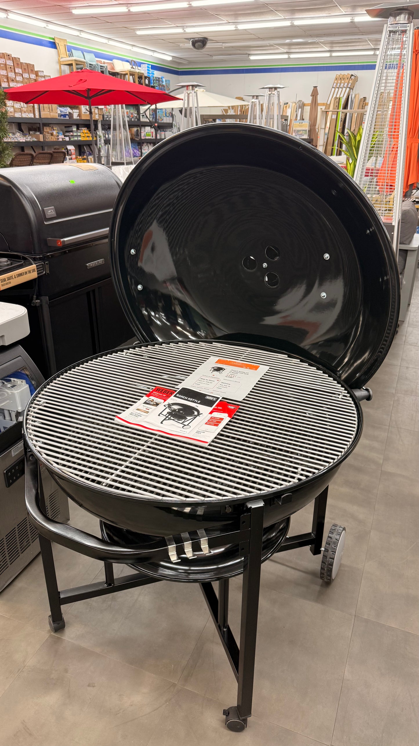 Weber Ranch Kettle 37in Charcoal Grill *Pick up only*