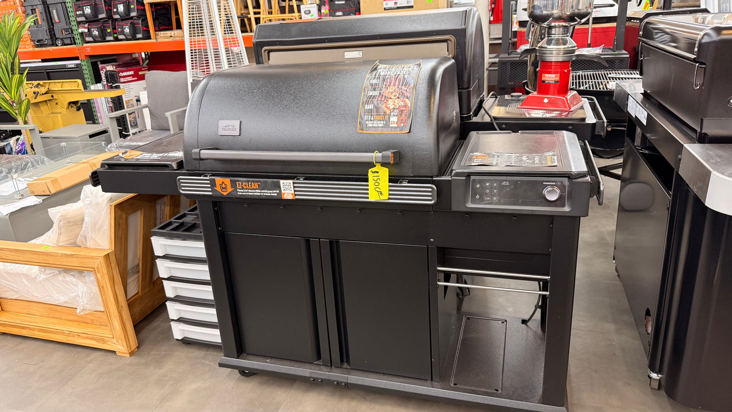 Traeger Woodridge Elite Electric Wood Pellet Grill and Smoker *Pick up only*